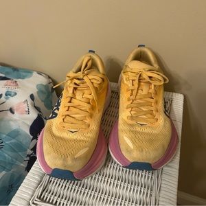 Size 5 in women. Heart for walks and running
